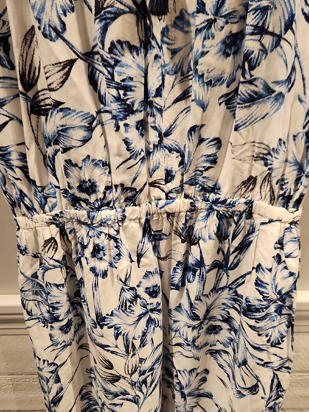 EUC Tommy Bahama White Maxi Dress with Blue Floral Print Sz M - Picture 4 of 8